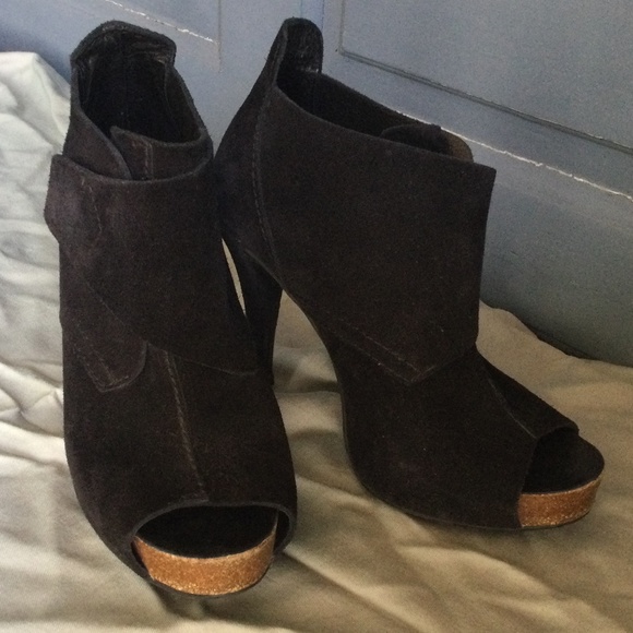 Pedro Garcia Shoes - Pedro Garcia Chenoa black suede booties 37